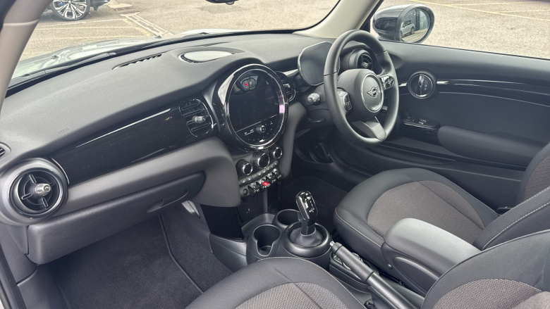 MINI Hatchback 1.5 Cooper Classic 3dr Auto Petrol Hatchback